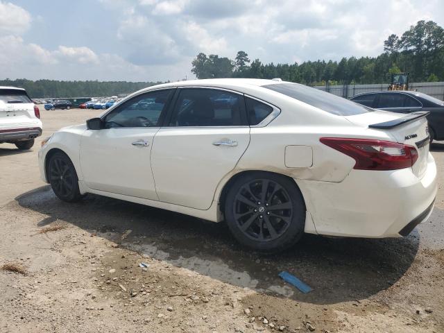 1N4AL3AP5JC472497 - 2018 NISSAN ALTIMA 2.5 თეთრი ფოტო 2