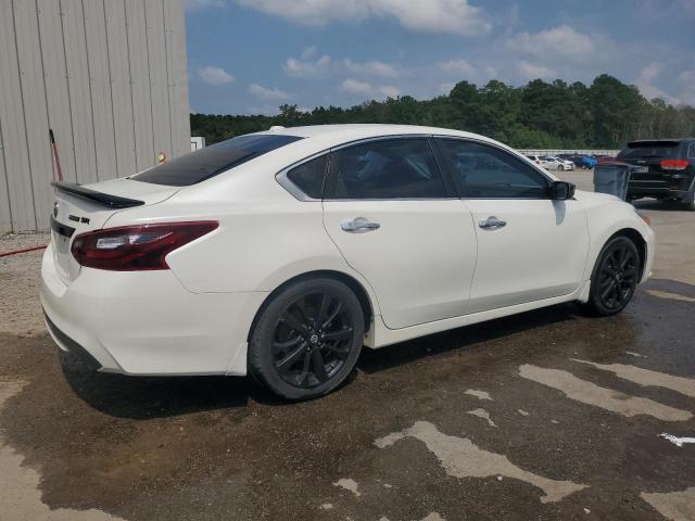 1N4AL3AP5JC472497 - 2018 NISSAN ALTIMA 2.5 თეთრი ფოტო 3