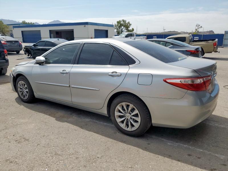 4T1BF1FK3FU478478 - 2015 TOYOTA CAMRY LE SILVER photo 2