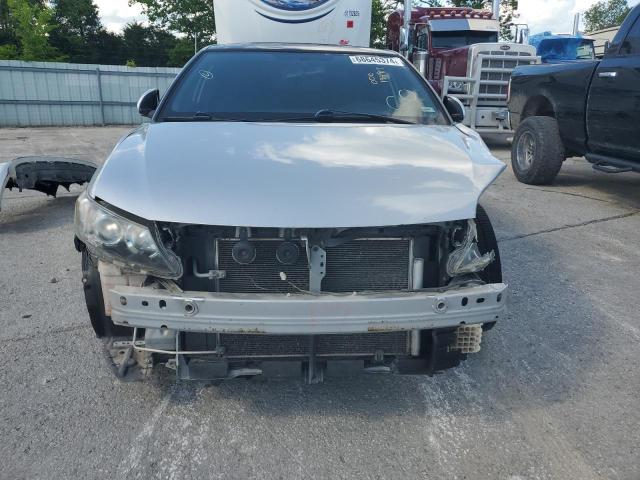 JTKJF5C73B3013909 - 2011 TOYOTA SCION TC Silber Foto 5