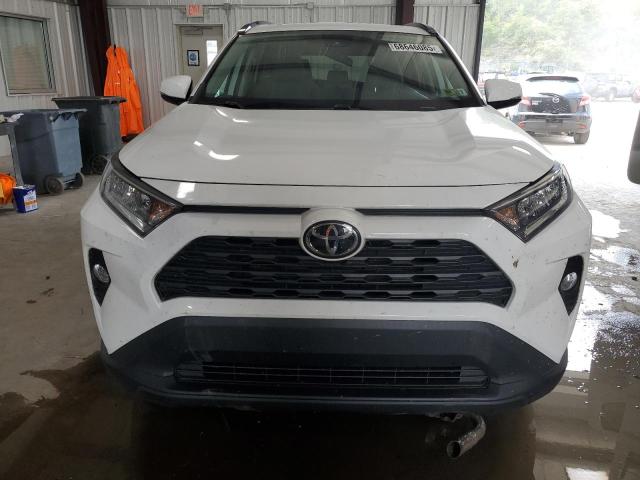 2T3P1RFV0MC248853 - 2021 TOYOTA RAV4 XLE WHITE photo 5