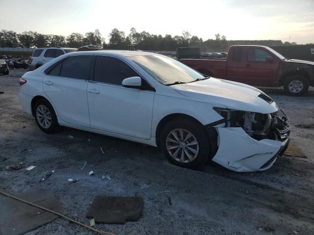 4T4BF1FK5GR526182 - 2016 TOYOTA CAMRY LE WHITE photo 4