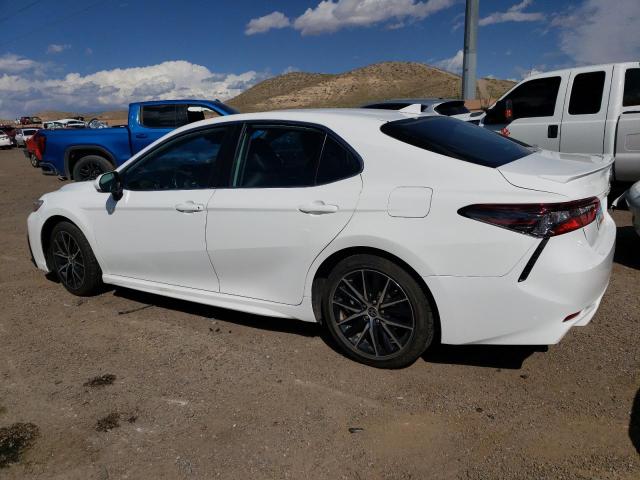 4T1G11AK9NU664004 - 2022 TOYOTA CAMRY SE WHITE photo 2