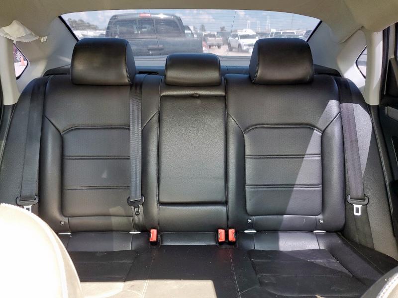 1VWWA7A32LC012000 - 2020 VOLKSWAGEN PASSAT SE 银色 照片 10