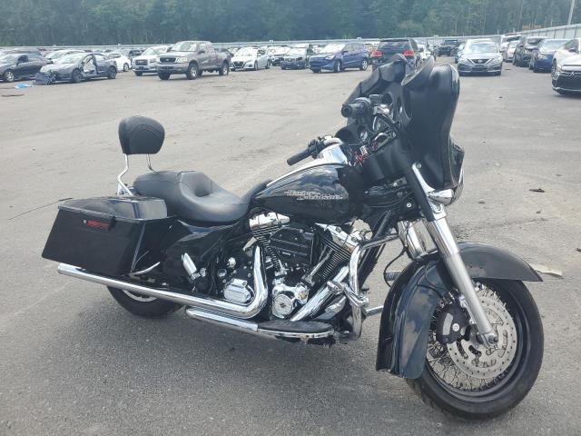 2011 HARLEY-DAVIDSON FLHX, 