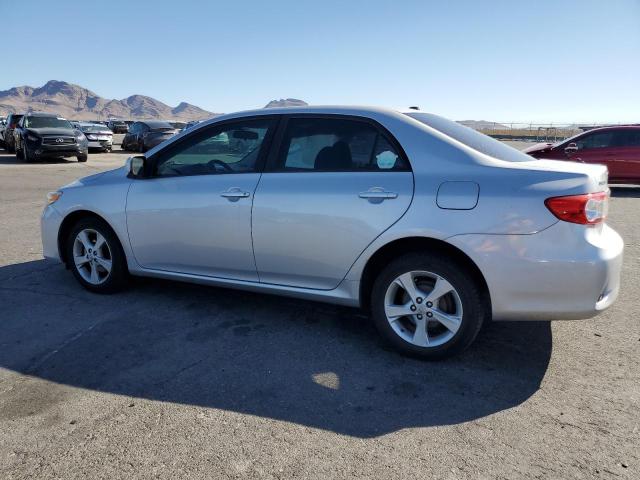 2T1BU4EE6BC598578 - 2011 TOYOTA COROLLA BASE SILVER photo 2