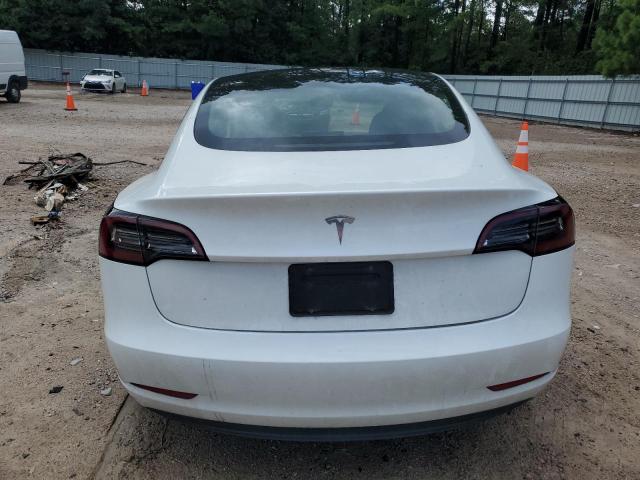 5YJ3E1EA0PF698045 - 2023 TESLA MODEL 3 أبيض صورة 6
