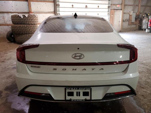 5NPEG4JA3MH073257 - 2021 HYUNDAI SONATA SE WHITE photo 6