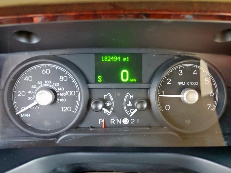 1LNHM81V37Y614533 - 2007 LINCOLN TOWN CAR SIGNATURE أسمر صورة 9