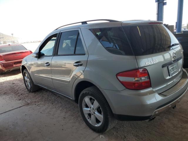 4JGBB75E06A128544 - 2006 MERCEDES-BENZ ML 500 فضي صورة 2