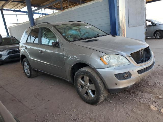 4JGBB75E06A128544 - 2006 MERCEDES-BENZ ML 500 فضي صورة 4