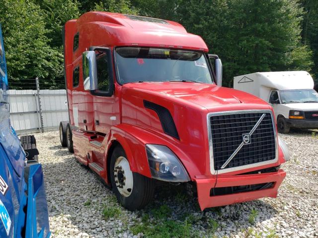 4V4NC9TH6HN975723 - 2017 VOLVO VN VNL RED photo 1