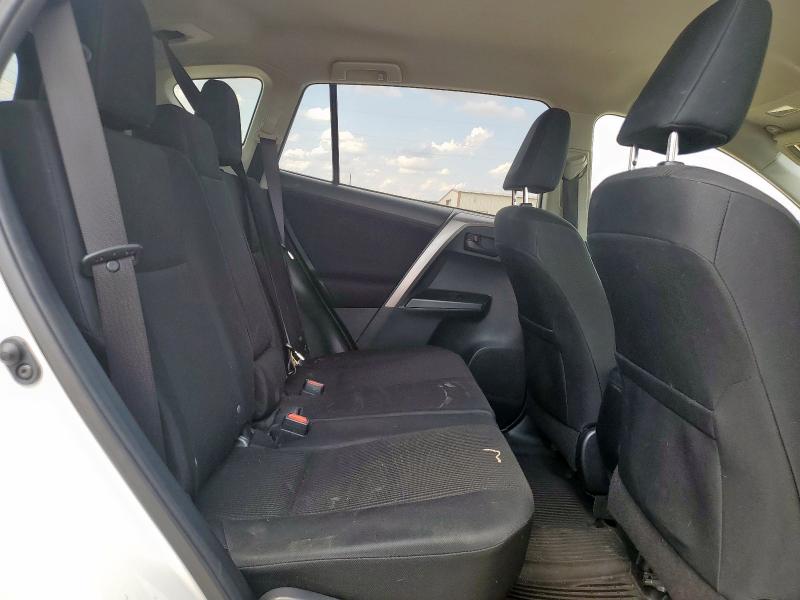 JTMBFREV3HJ107131 - 2017 TOYOTA RAV4 LE 白色 照片 11