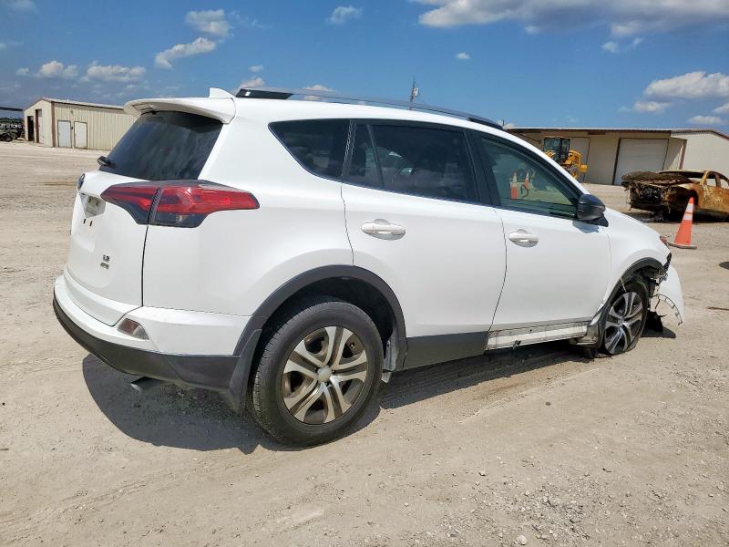 JTMBFREV3HJ107131 - 2017 TOYOTA RAV4 LE 白色 照片 3
