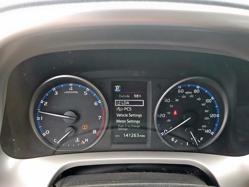 JTMBFREV3HJ107131 - 2017 TOYOTA RAV4 LE 白色 照片 9