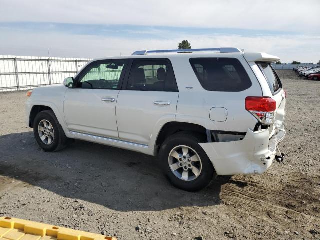 JTEBU5JRXC5094799 - 2012 TOYOTA 4RUNNER SR5 WHITE photo 2