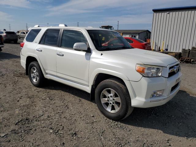 JTEBU5JRXC5094799 - 2012 TOYOTA 4RUNNER SR5 WHITE photo 4