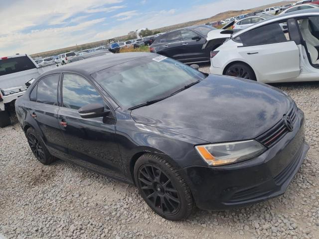 3VWDX7AJ5DM400701 - 2013 VOLKSWAGEN JETTA SE أسود صورة 4