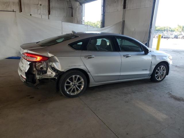 3FA6P0LU4KR116752 - 2019 FORD FUSION SE 银色 照片 3