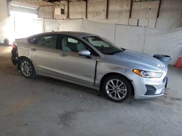 3FA6P0LU4KR116752 - 2019 FORD FUSION SE 银色 照片 4