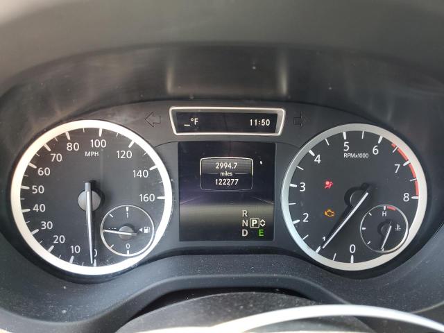 SJKCH5CRXHA029196 - 2017 INFINITI QX30 BASE 红色 照片 9