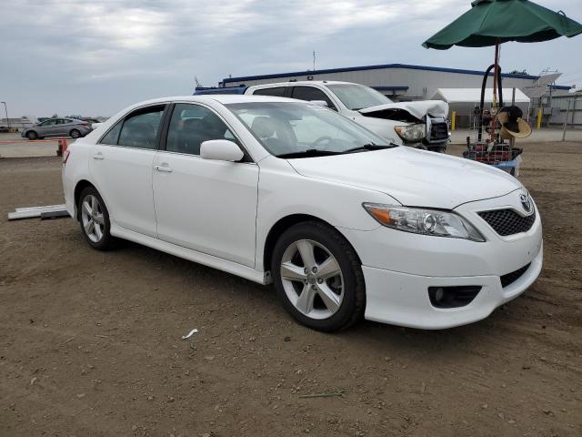 4T1BK3EK3AU598105 - 2010 TOYOTA CAMRY SE WHITE photo 4