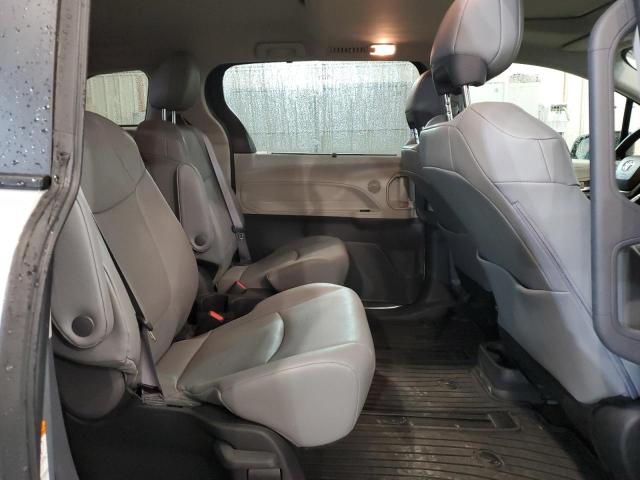 5TDYSKFC0PS079235 - 2023 TOYOTA SIENNA XLE GRAY photo 11