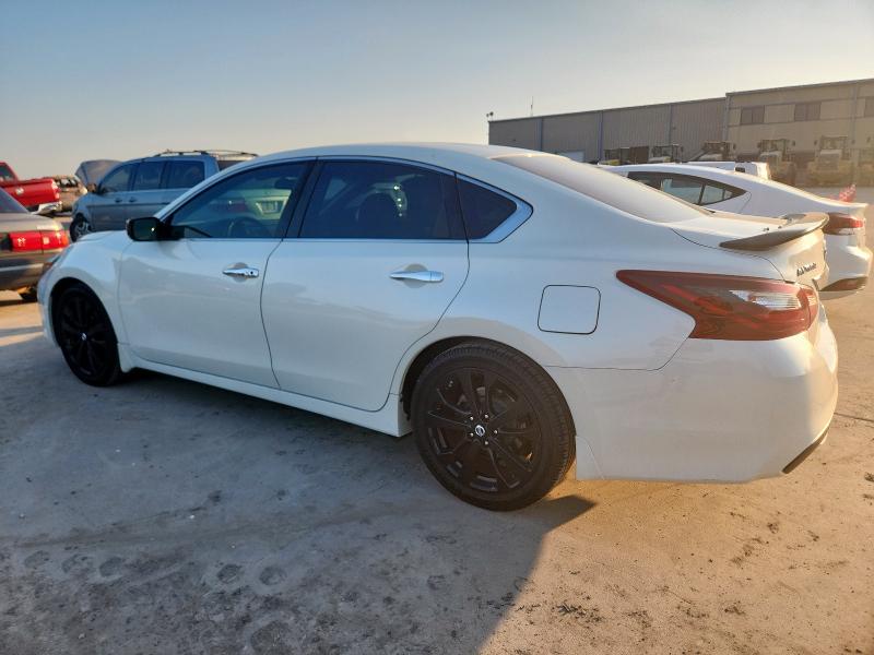 1N4AL3AP3HC293658 - 2017 NISSAN ALTIMA 2.5 WHITE photo 2