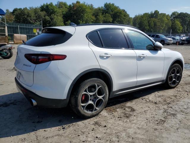 ZASFAKPN3J7B82118 - 2018 ALFA ROMEO STELVIO SPORT თეთრი ფოტო 3