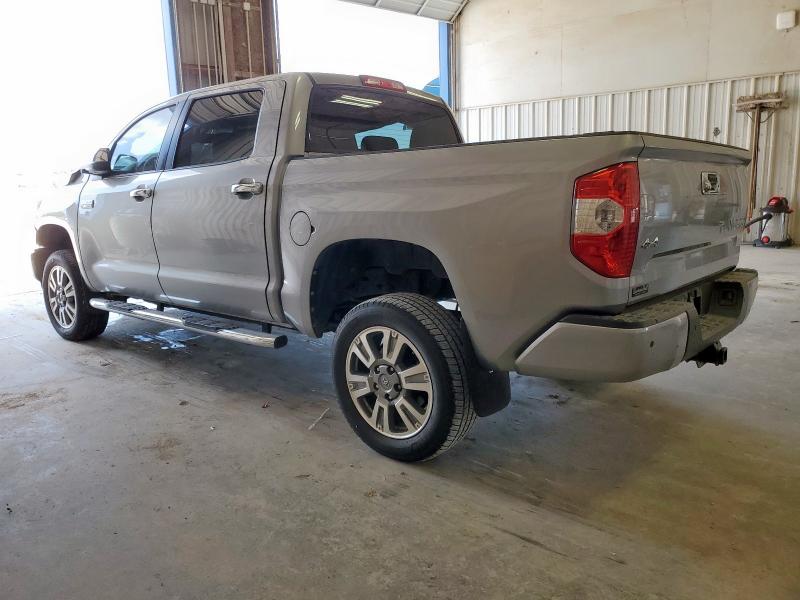 5TFAW5F14EX351718 - 2014 TOYOTA TUNDRA CREWMAX PLATINUM Plata foto 2