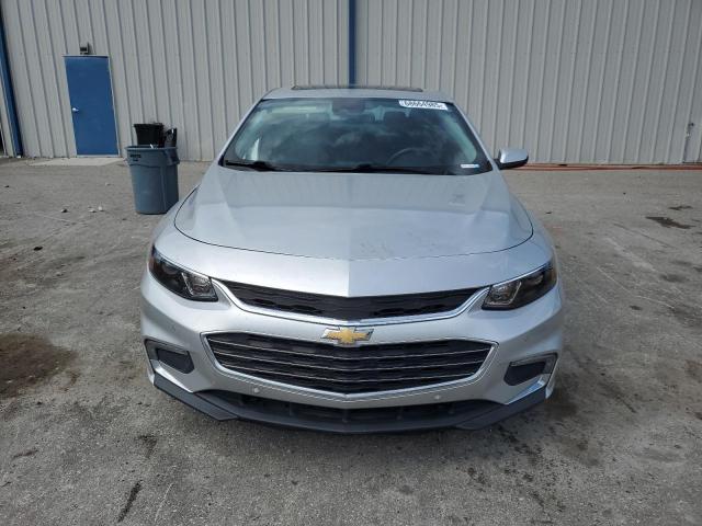 1G1ZH5SXXHF137083 - 2017 CHEVROLET MALIBU PREMIER SILVER photo 5