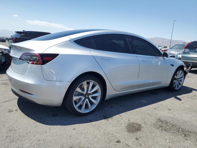 5YJ3E1EA8JF060858 - 2018 TESLA MODEL 3 SILVER photo 3