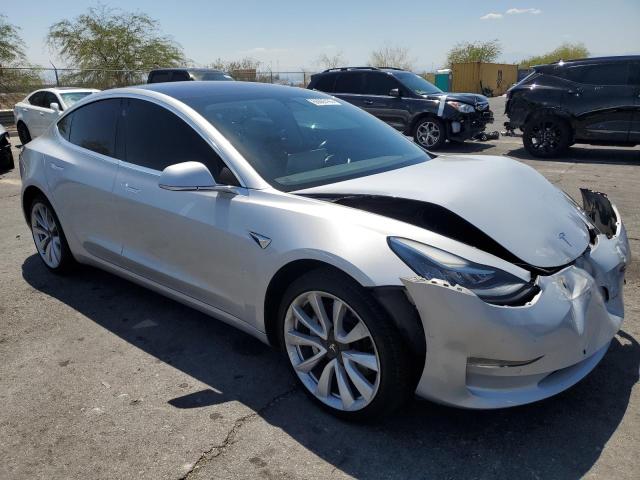 5YJ3E1EA8JF060858 - 2018 TESLA MODEL 3 SILVER photo 4