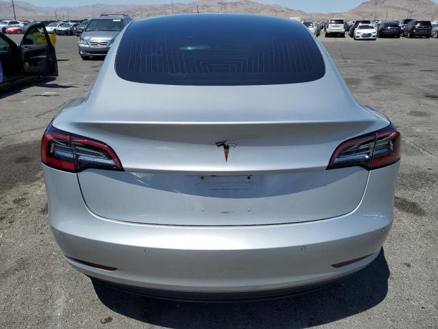 5YJ3E1EA8JF060858 - 2018 TESLA MODEL 3 SILVER photo 6