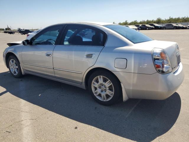 1N4AL11D44C163201 - 2004 NISSAN ALTIMA BASE SILVER photo 2