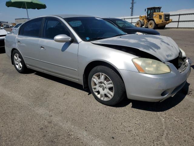 1N4AL11D44C163201 - 2004 NISSAN ALTIMA BASE SILVER photo 4