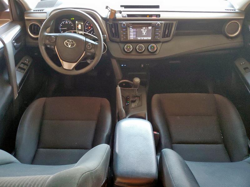 2T3BFREV0HW628602 - 2017 TOYOTA RAV4 LE 红色 照片 8