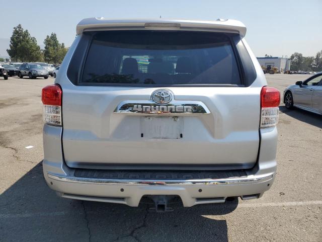 JTEZU5JR5D5049737 - 2013 TOYOTA 4RUNNER SR5 银色 照片 6