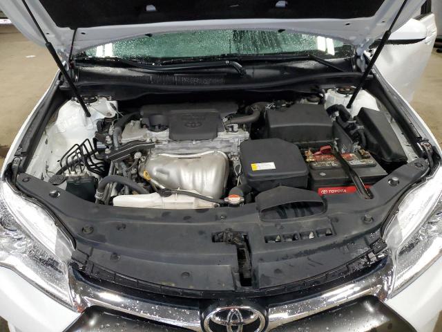 4T4BF1FK0GR555461 - 2016 TOYOTA CAMRY LE WHITE photo 11