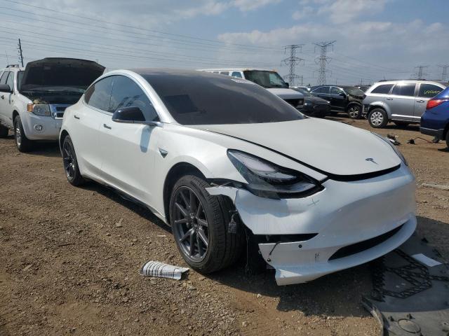 5YJ3E1EA4JF014816 - 2018 TESLA MODEL 3 Beyaz fotoğraf 4