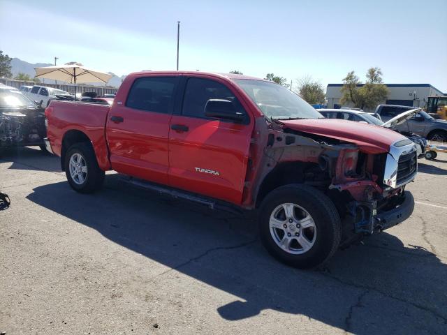 5TBDV54178S491655 - 2008 TOYOTA TUNDRA CREWMAX RED photo 4