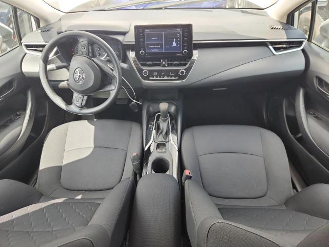 5YFEPMAE4NP310555 - 2022 TOYOTA COROLLA LE 白色 照片 8