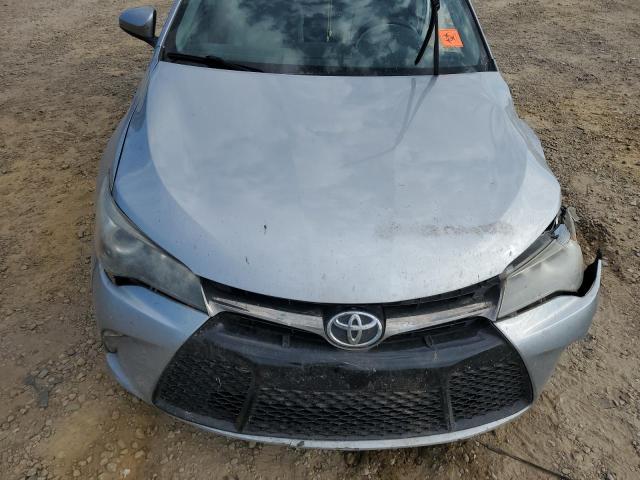 4T1BF1FK1GU231655 - 2016 TOYOTA CAMRY LE SILVER photo 11