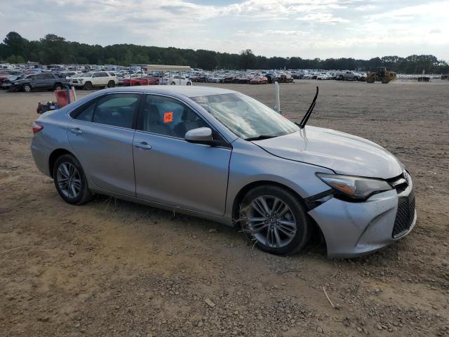 4T1BF1FK1GU231655 - 2016 TOYOTA CAMRY LE SILVER photo 4