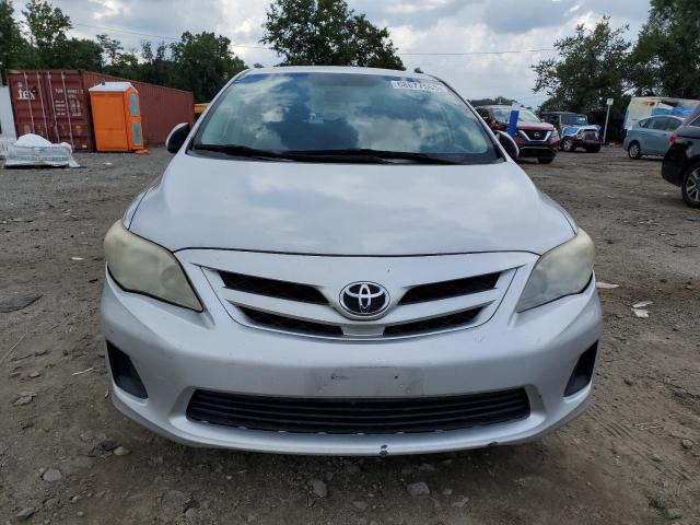 2T1BU4EE9CC829636 - 2012 TOYOTA COROLLA BASE ვერცხლისფერი ფოტო 5