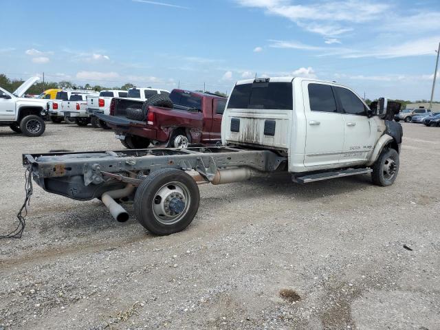 3C7WRLFL5KG669725 - 2019 RAM 4500 WHITE photo 3