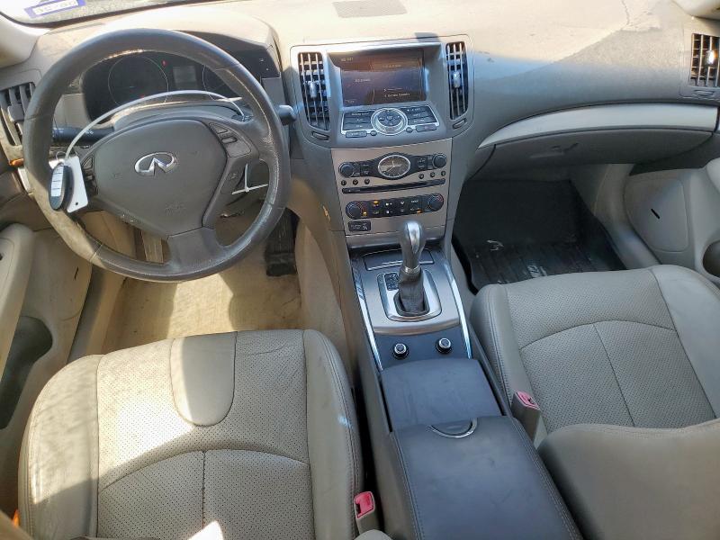 JN1CV6APXBM303217 - 2011 INFINITI G37 BASE 银色 照片 8