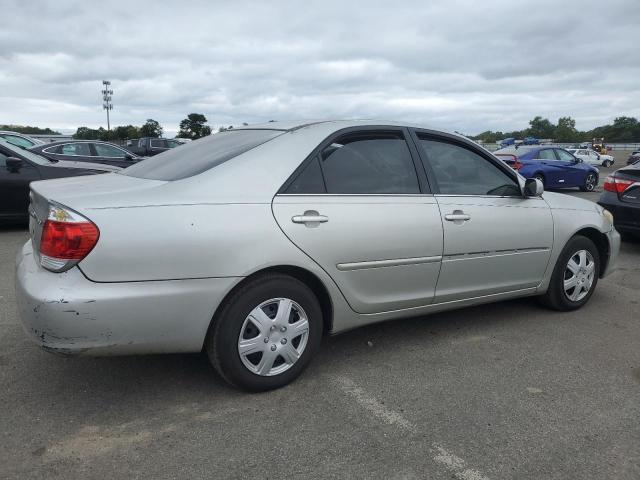 4T1BE32K36U149610 - 2006 TOYOTA CAMRY LE Silber Foto 3