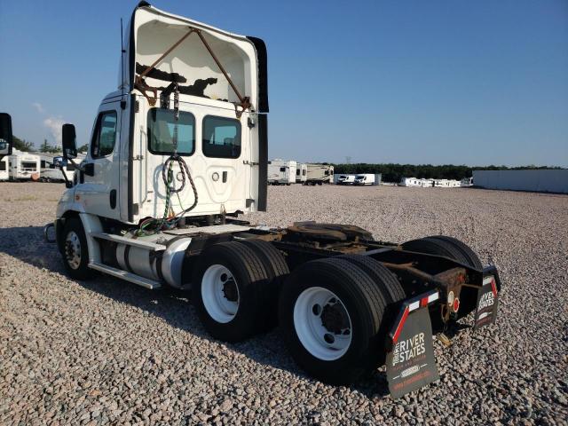 3AKJGBDV9JSGX9106 - 2018 FREIGHTLINER CASCADIA 1 أبيض صورة 3