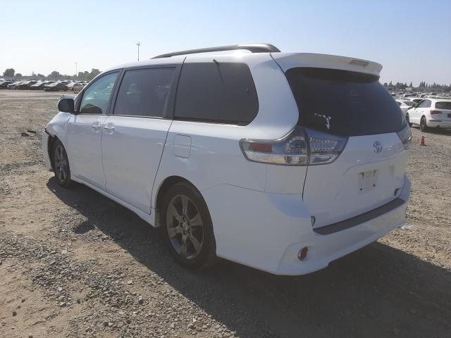 5TDXK3DC6GS742358 - 2016 TOYOTA SIENNA SE WHITE photo 2